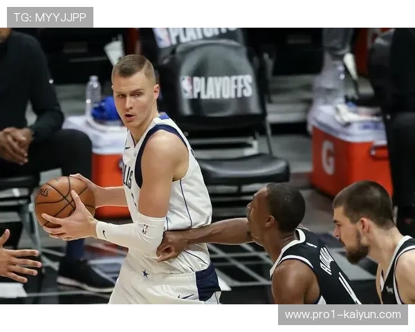 道格里弗斯季后赛多次被逆转 临场调整僵化问题突出 道格里弗斯季后赛多次被逆转 临场调整僵化问题突出